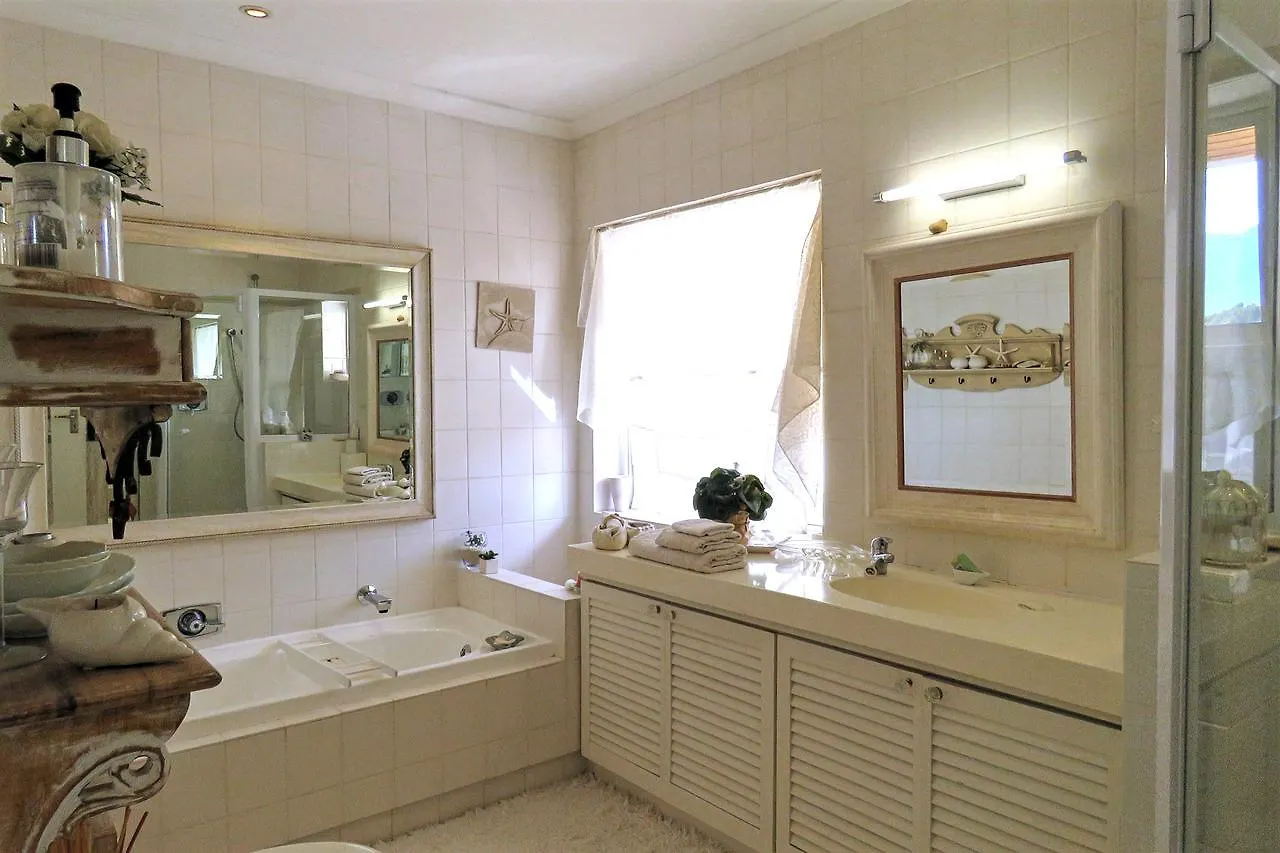 Avenue Torquay Hotel Cape Town